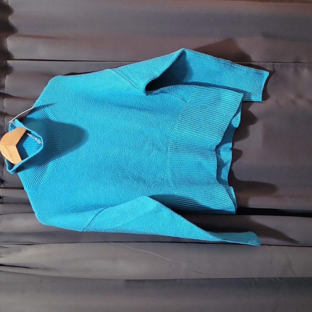 A NEW DAY WOMENS BLUE FAUX TURTLE NECK. SMALL/ NWT